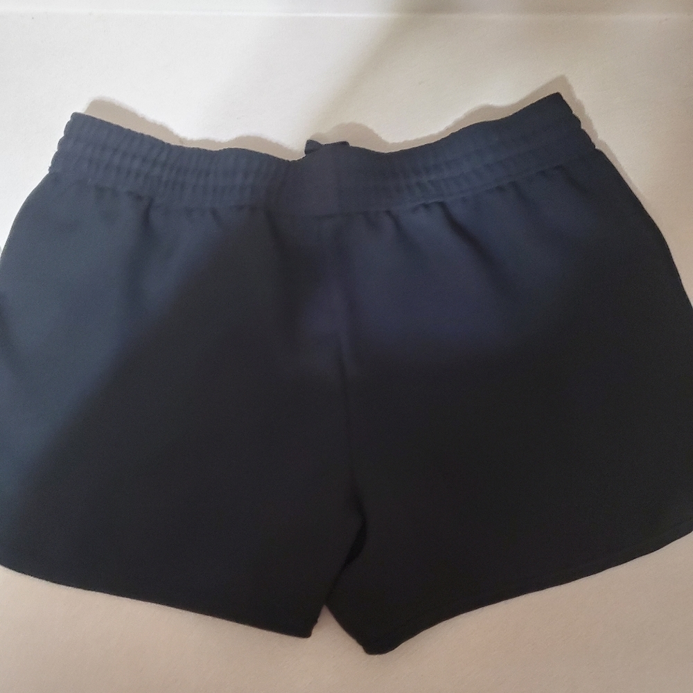 Shorts - Picture 2 of 3
